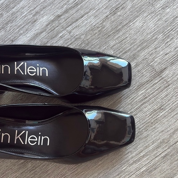 Calvin Klein Black HIGH GLOSS Heels with square toe, 2.5" block heel NWT - Picture 4 of 8